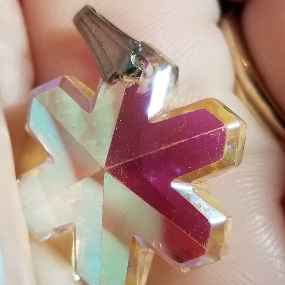 Sparkly Snowflake pendant charm rainbow aurora borealis winter iridescent - Picture 16 of 17